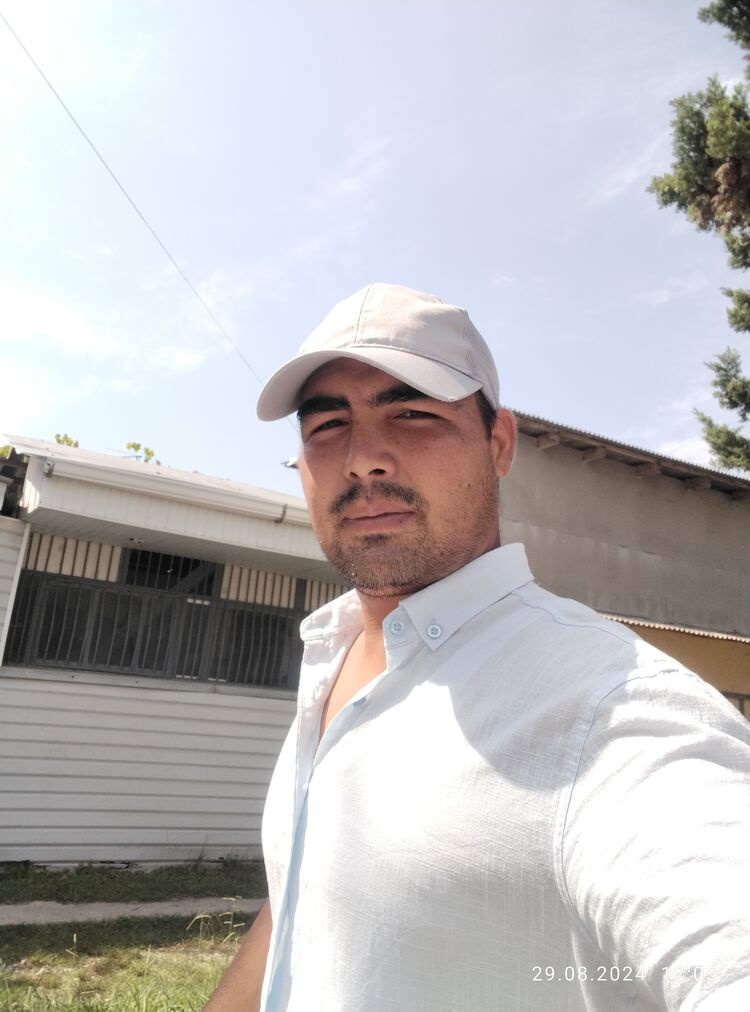  46022866  Berdi, 27 ,    