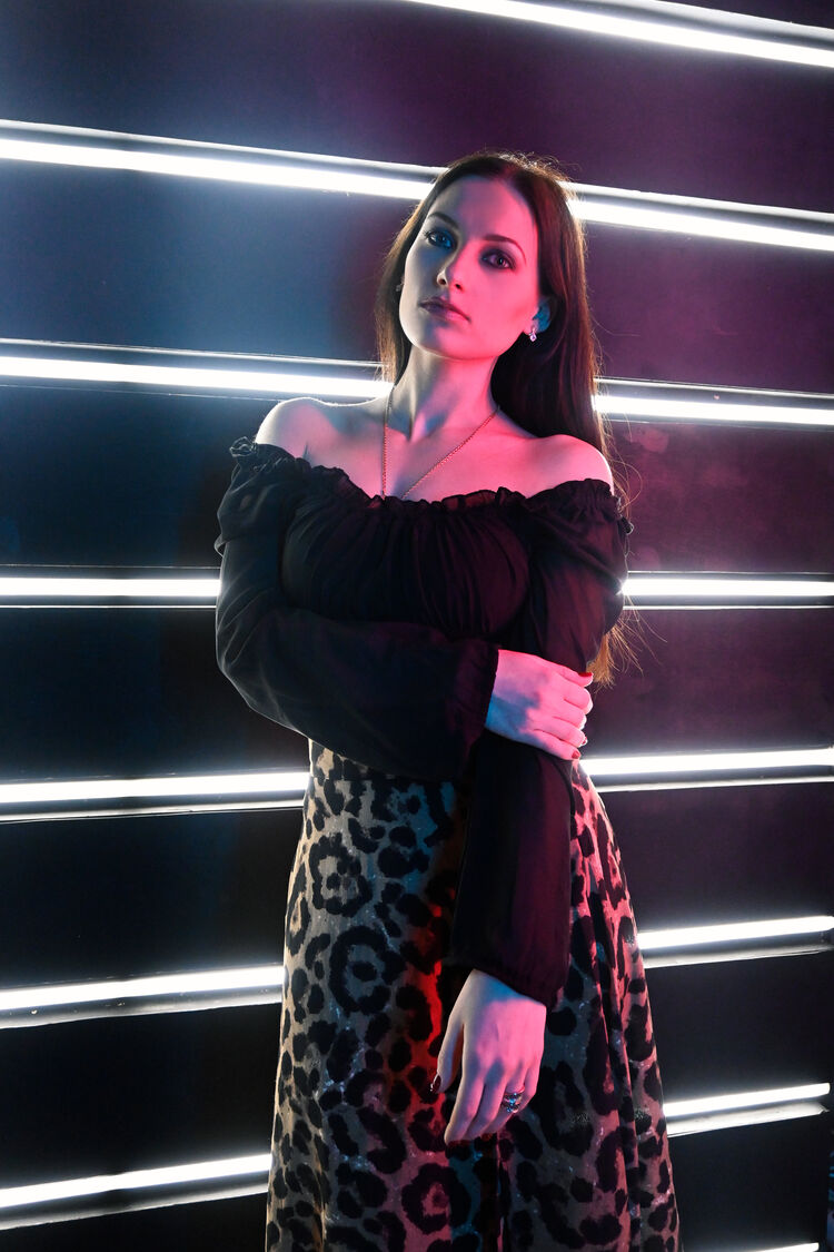  27699206  Lena, 32 ,    --