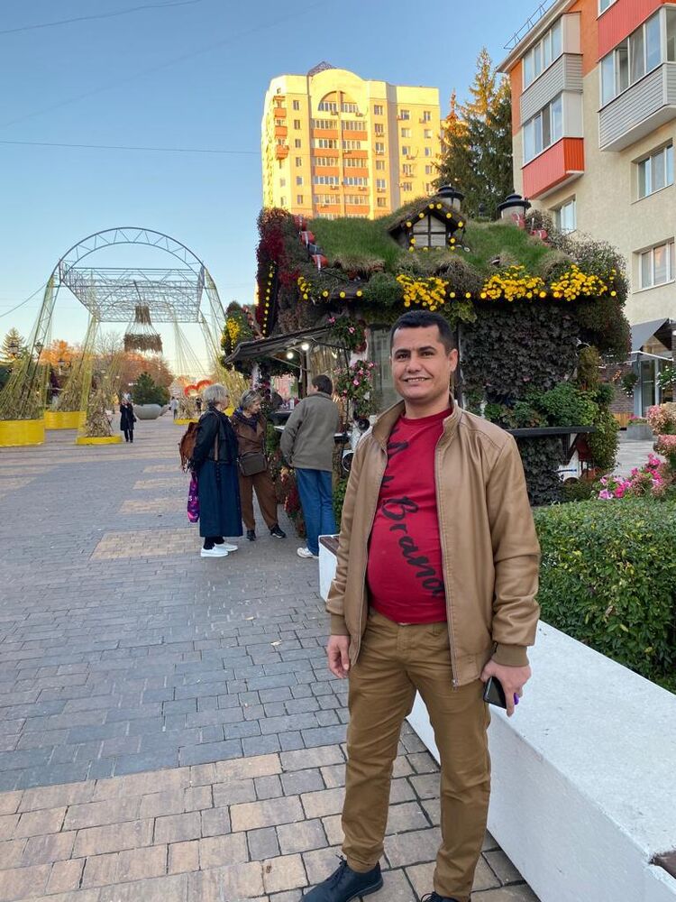  ,   Younes, 37 ,   ,   , 