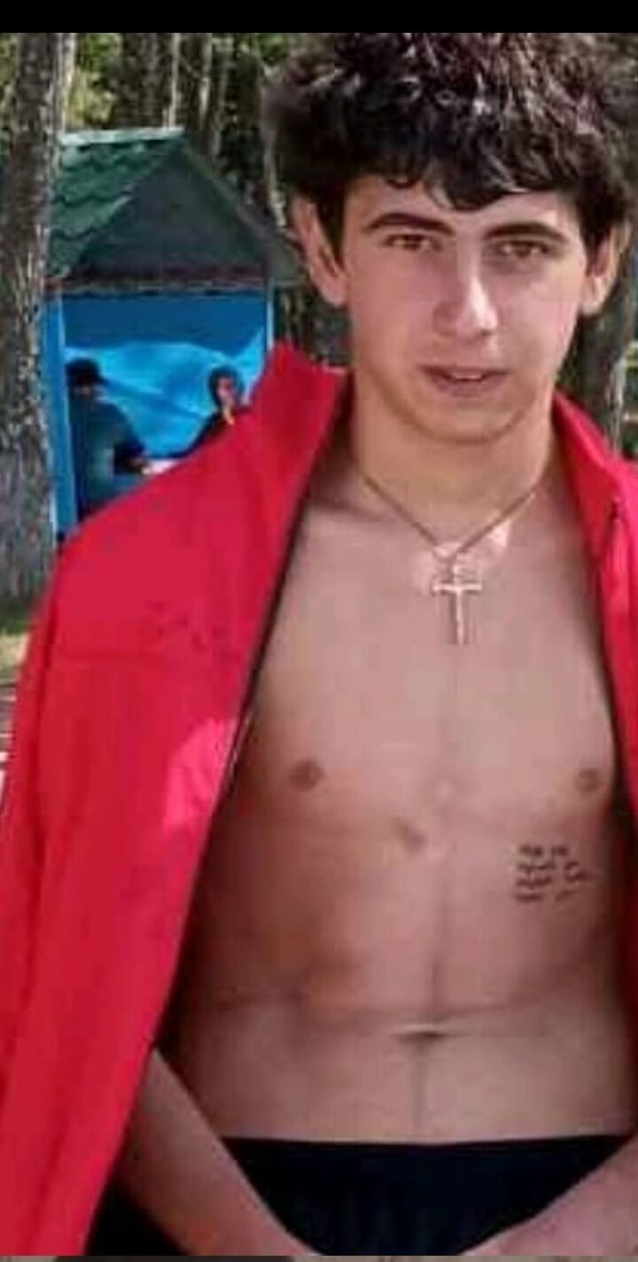  24628036  Rob, 21 ,    