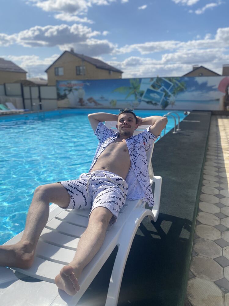  ,   Mohamad, 25 ,   ,   