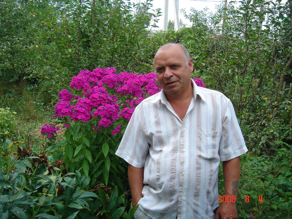  4971836  Aleksandr, 64 ,    