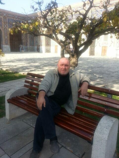  10905236  Ruslan, 59 ,    