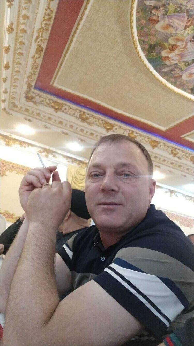  54397156  Emin, 41 ,    