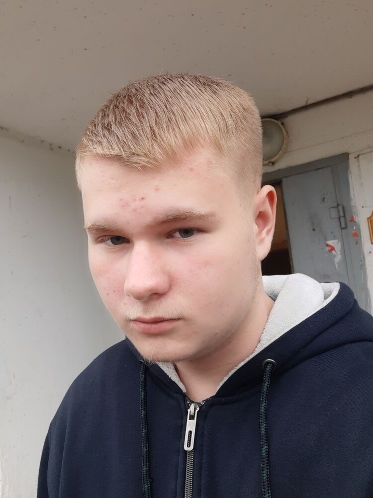  ,   Artyom, 21 ,   ,   