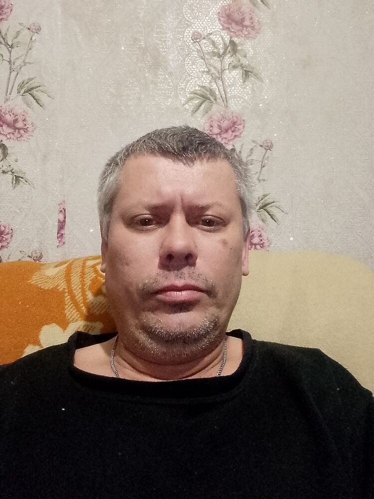 49689266  Roman, 46 ,    