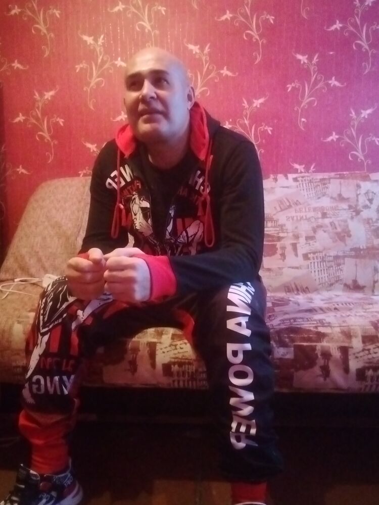  40527586  Farhod, 44 ,    