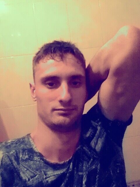  ,   Cristian, 32 ,   