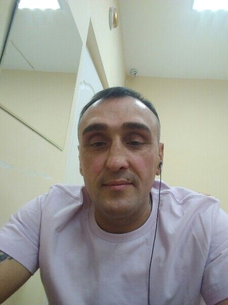  38899426  Denis, 46 ,    