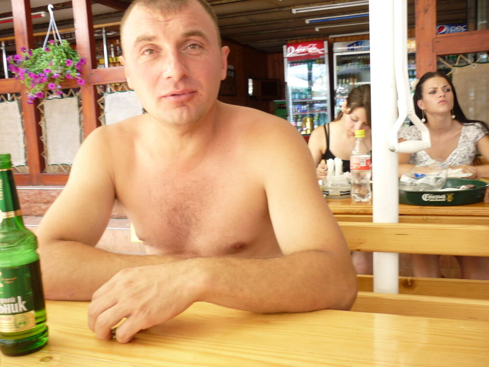  4246866  Sergiu, 37 ,    