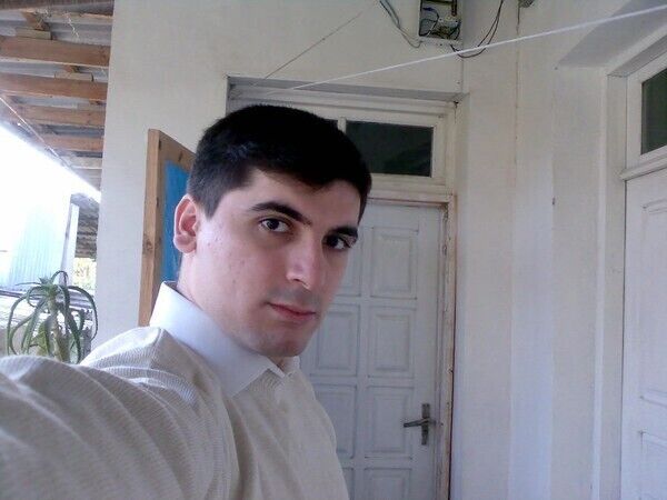  20334986  Hikmet, 39 ,    