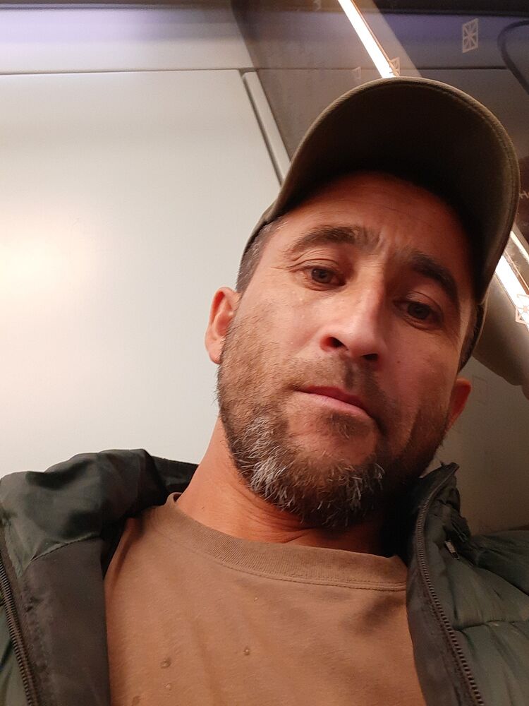  51758046  Muhiddin, 43 ,    