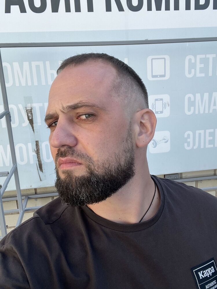  49583076  , 33 ,    