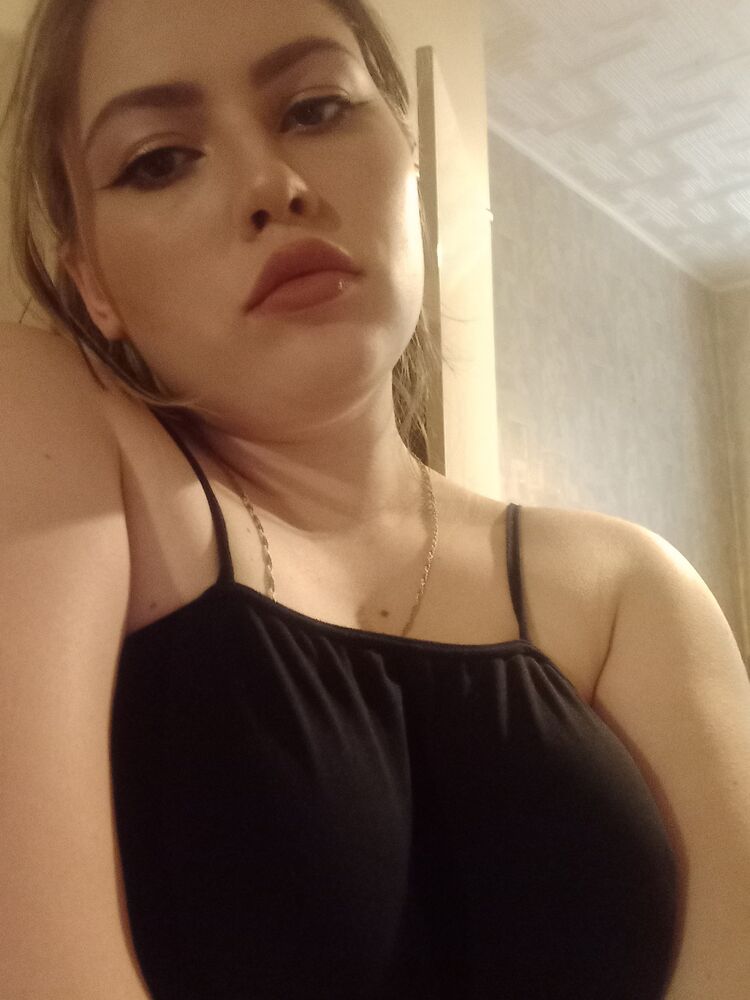  35371146  Maria, 23 ,    