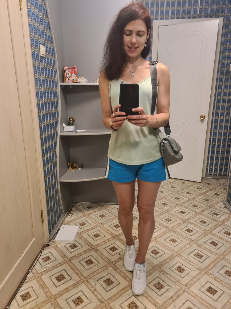  53178156  Elena, 44 ,    