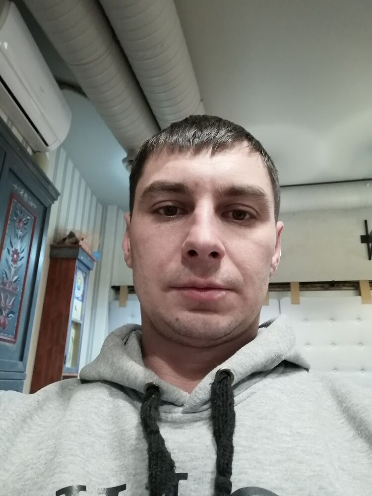  25643996  Evgeny, 40 ,    