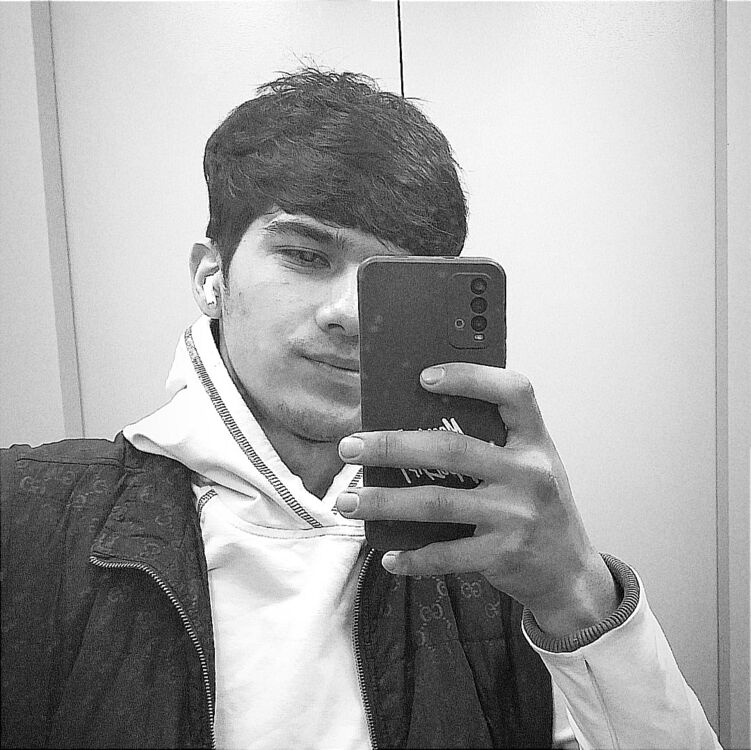  28182536  Misha, 22 ,    