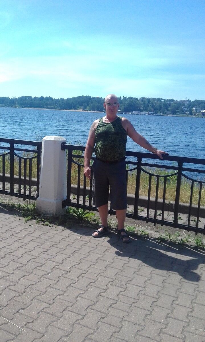  ,   Leonid, 62 ,   ,   , c , 