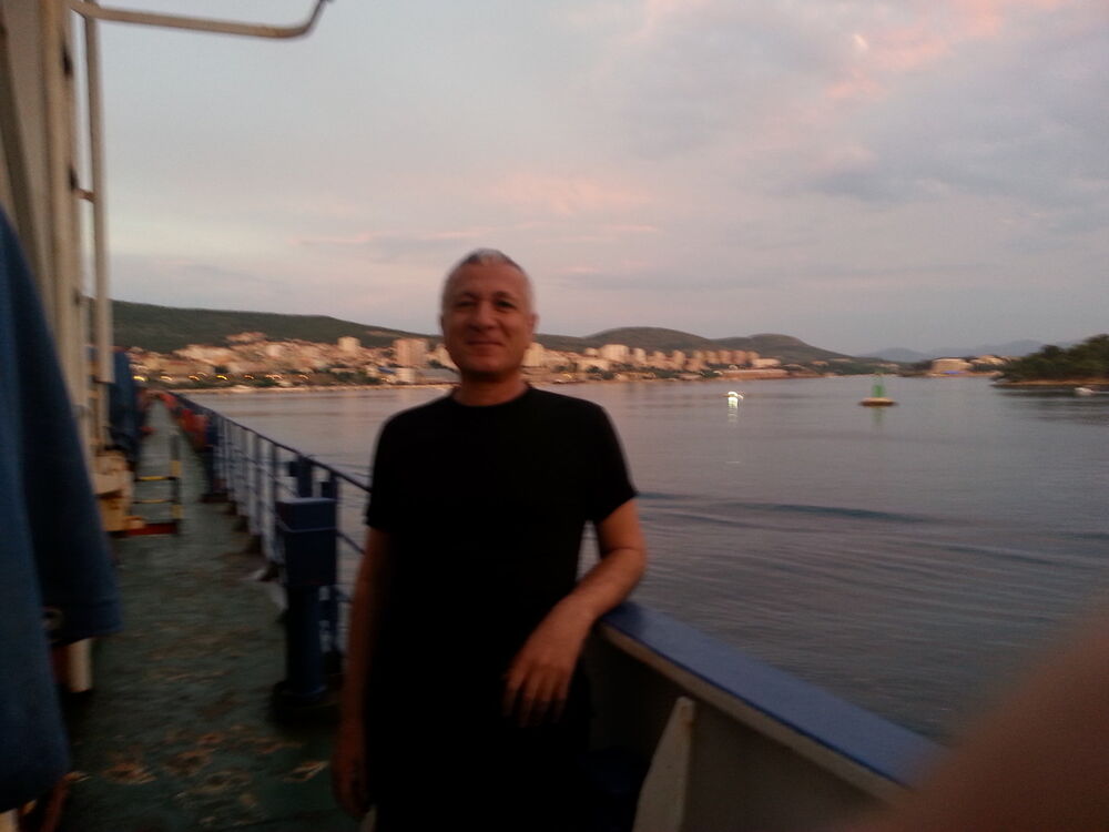  ,   Casa, 63 ,   