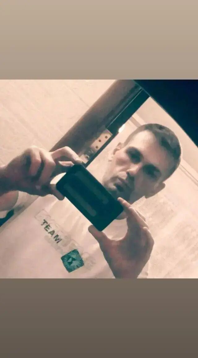  47295176  Albert Colos, 46 ,    
