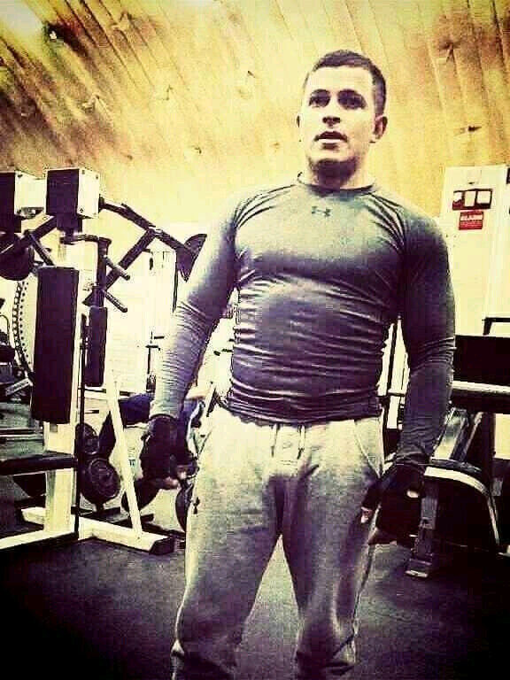  20530256  Narek, 36 ,    