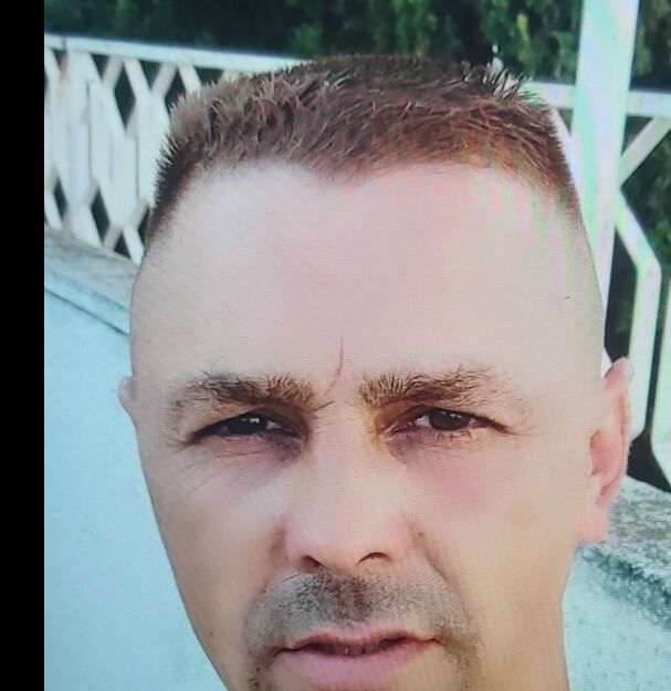  25047376  Denis, 45 ,    