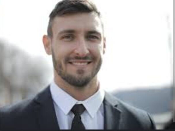  37402396  Sergiu, 21 ,    