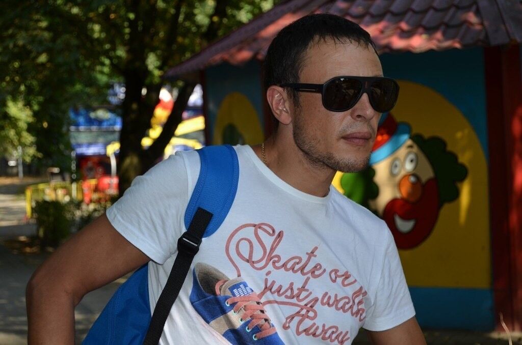  11620576  Oleg, 45 ,    