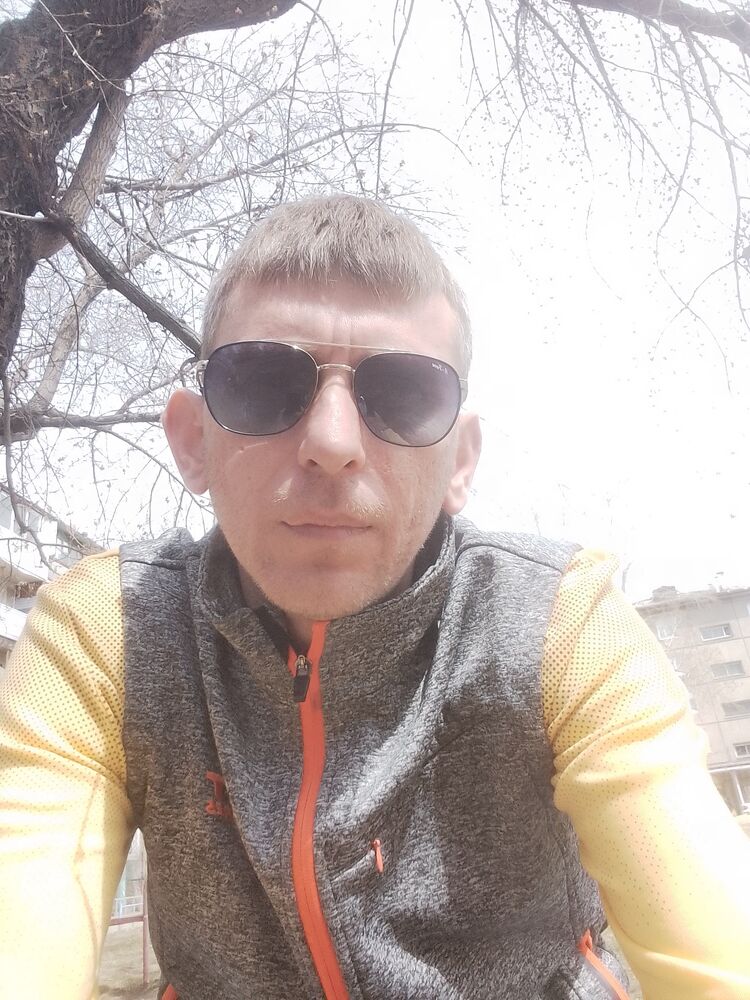 46784846  Ivan, 37 ,    