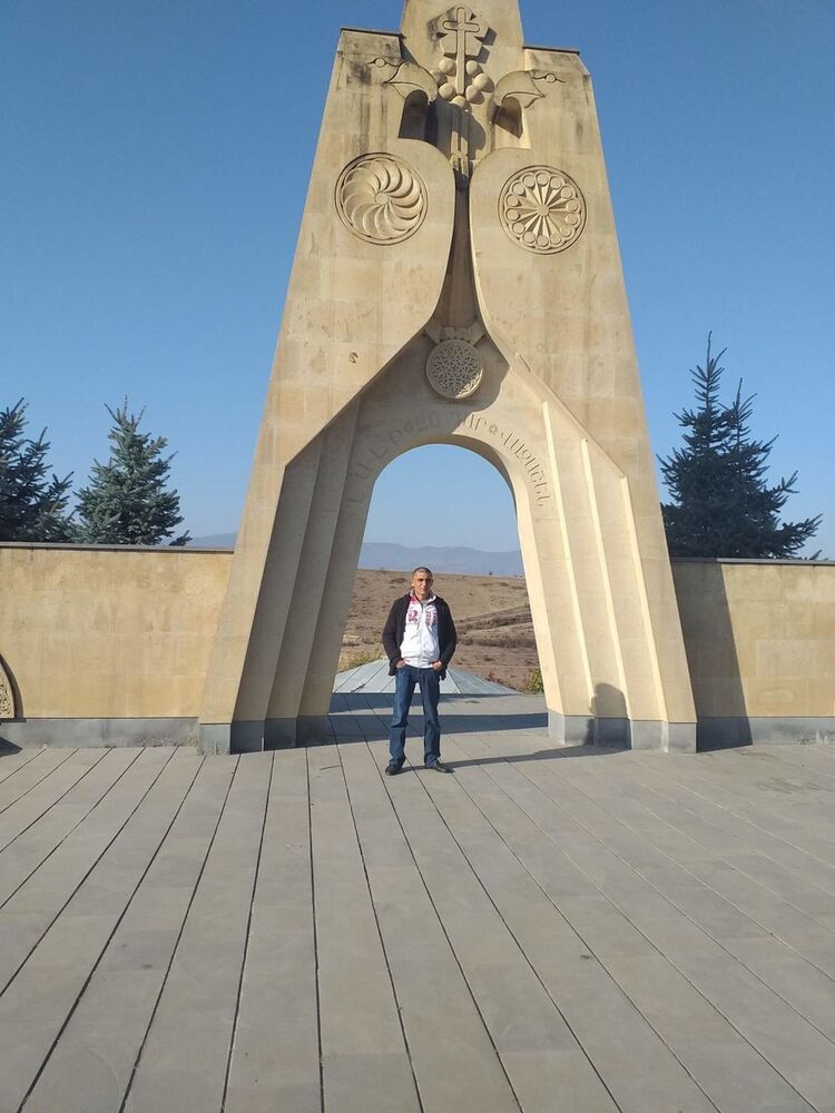  18325316  Erjanik, 36 ,    