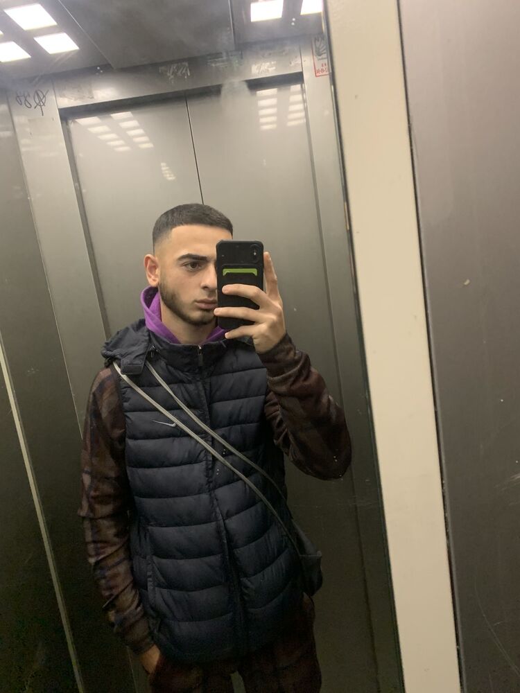  39212516  David, 19 ,    