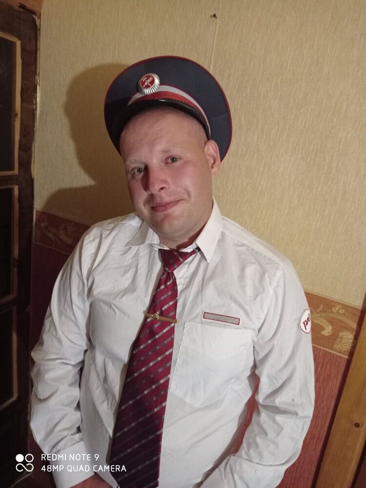  20823016  Andrey, 37 ,    
