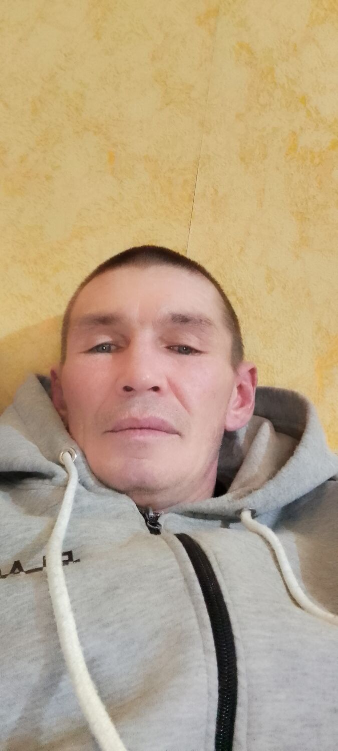  ,   Alex, 42 ,   ,   