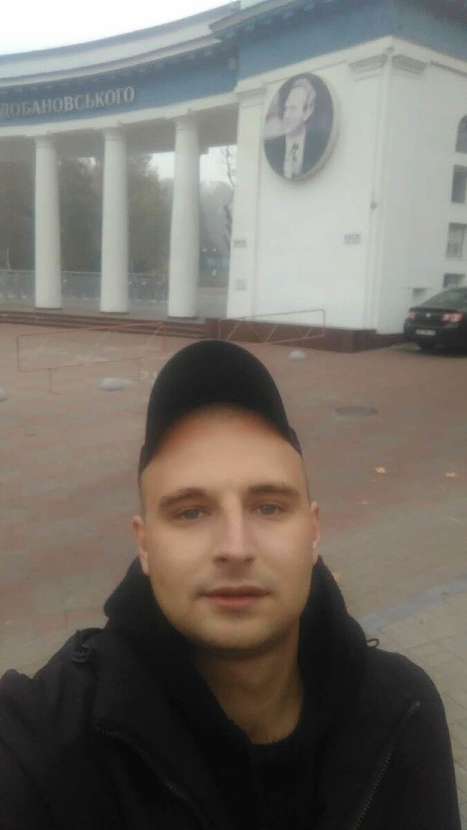  19639786  Vlad, 31 ,     