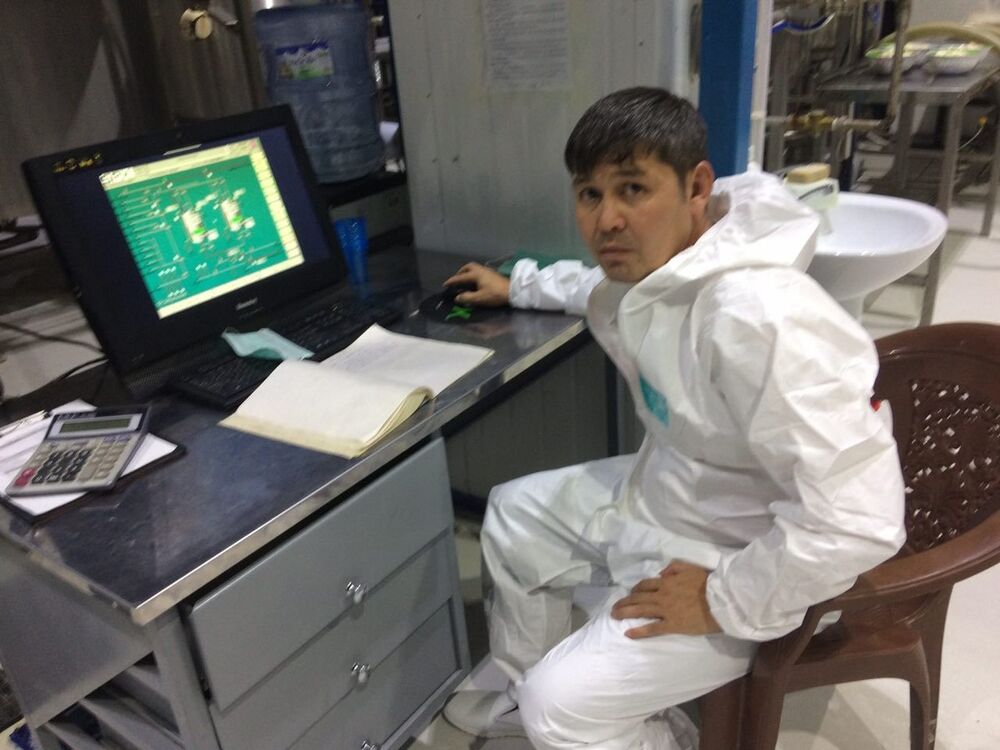  ,   Nik, 48 ,   