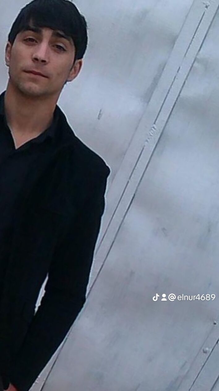  ,   Elnur, 32 ,   c 