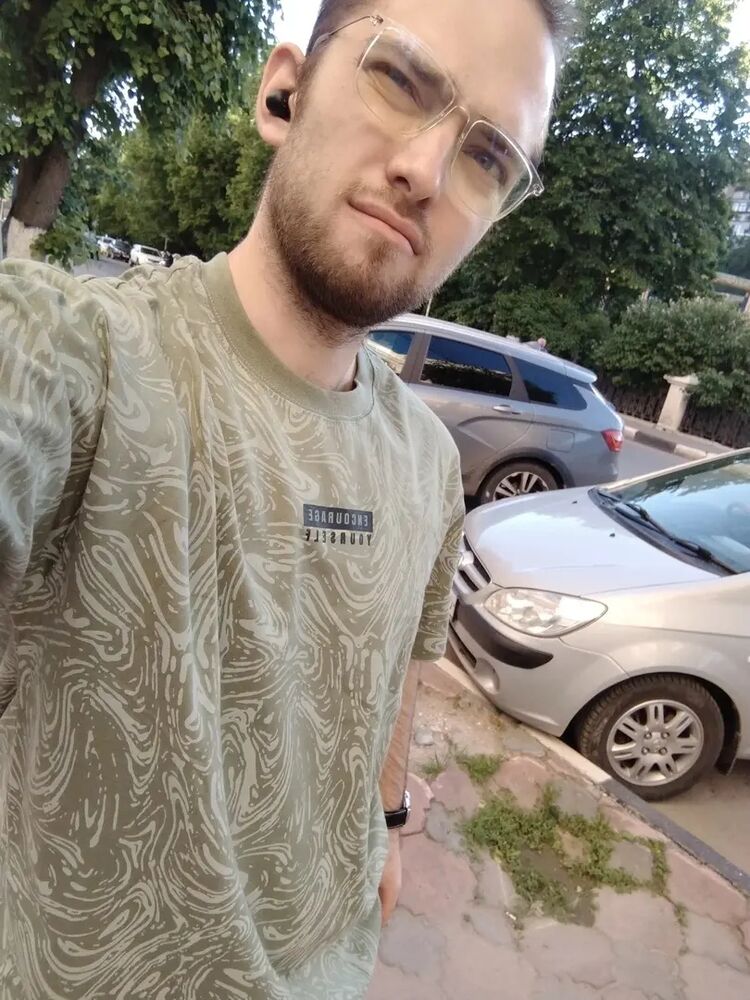  ,   Ilya, 28 ,   ,   