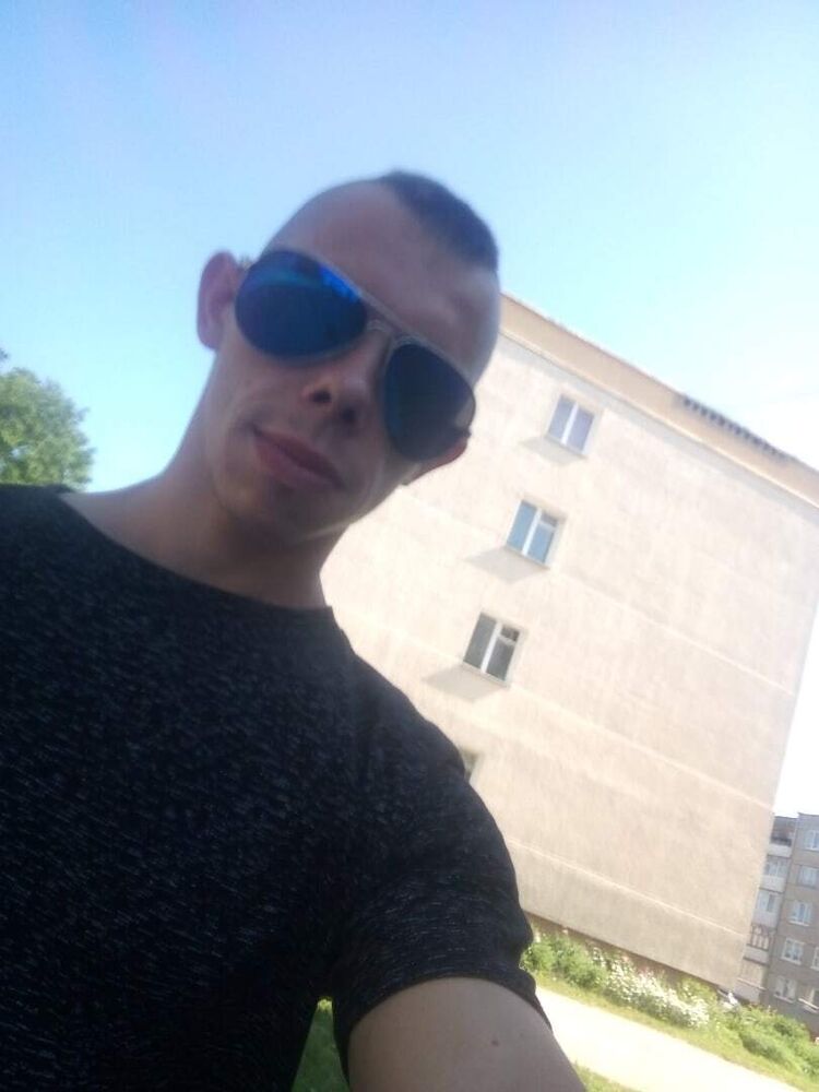  24233876  Vitalik, 27 ,    