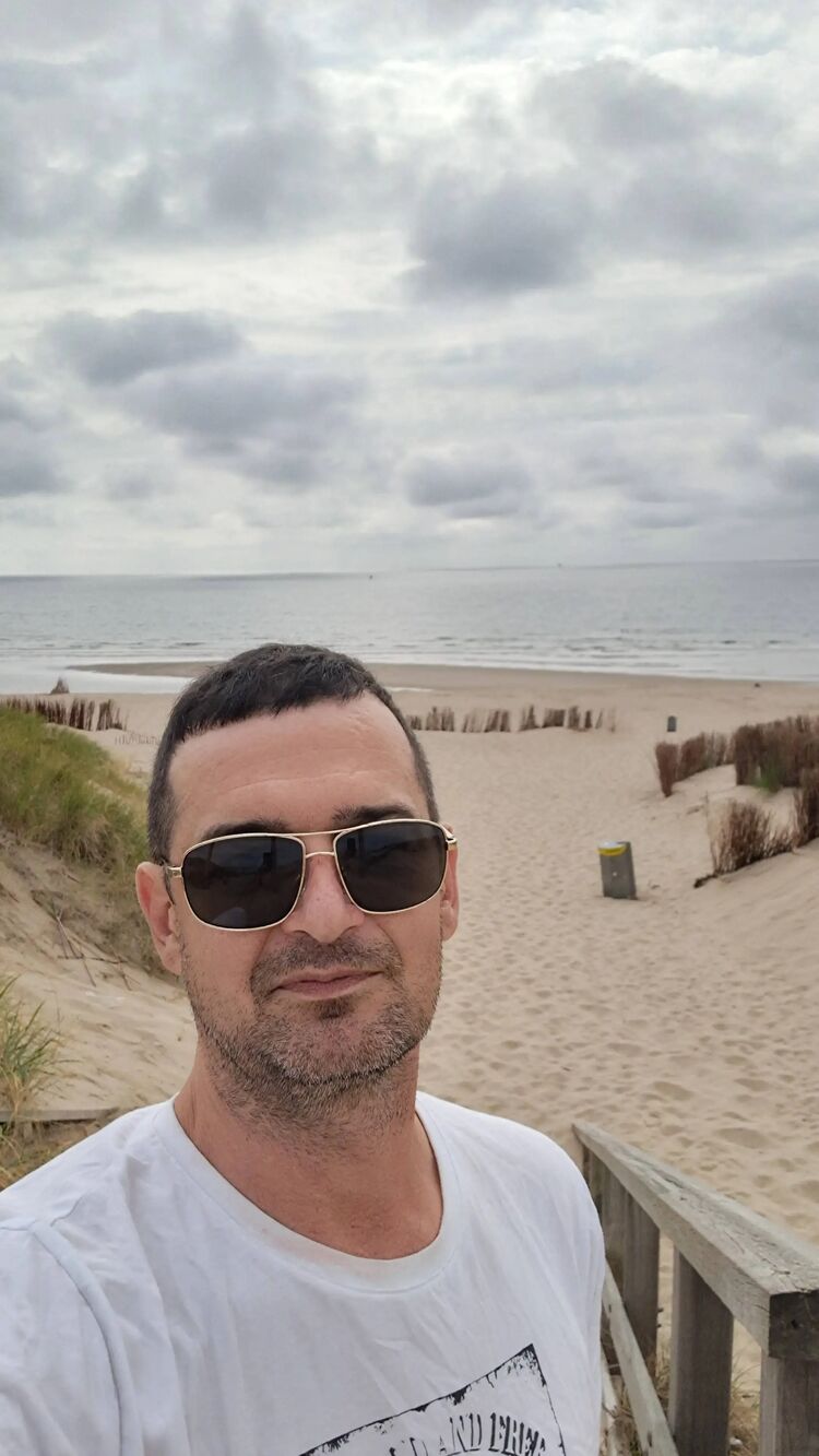  ,   Sergiu, 44 ,     , c 