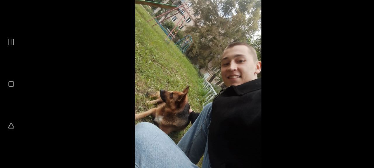  54190546  Mikola, 18 ,    