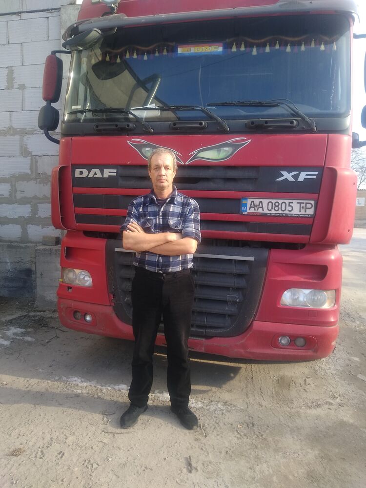  25503096  Igor, 49 ,    