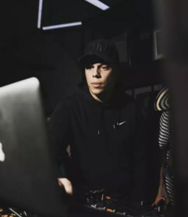  32857936  Dinar, 30 ,    