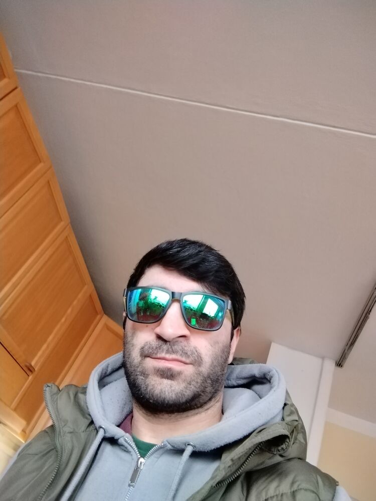  48778676  Nikoloz, 41 ,    Praha