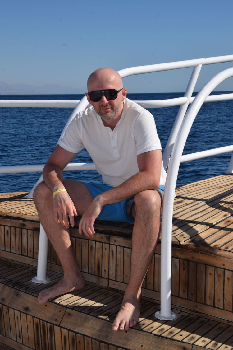  52078196  Pavel, 38 ,    