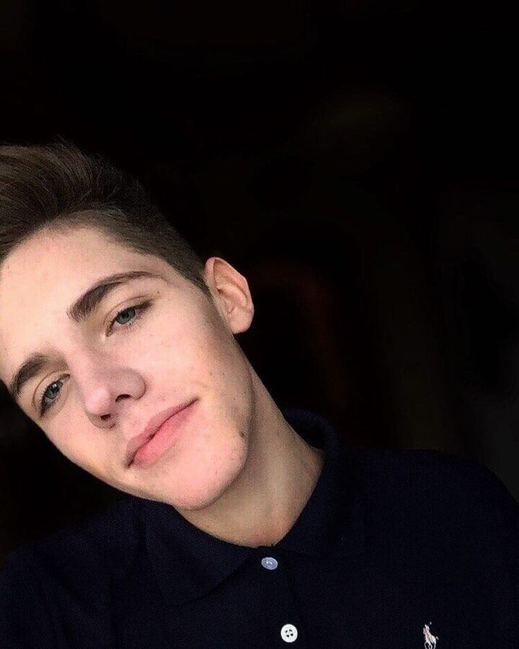  23301456  Maksim, 23 ,    