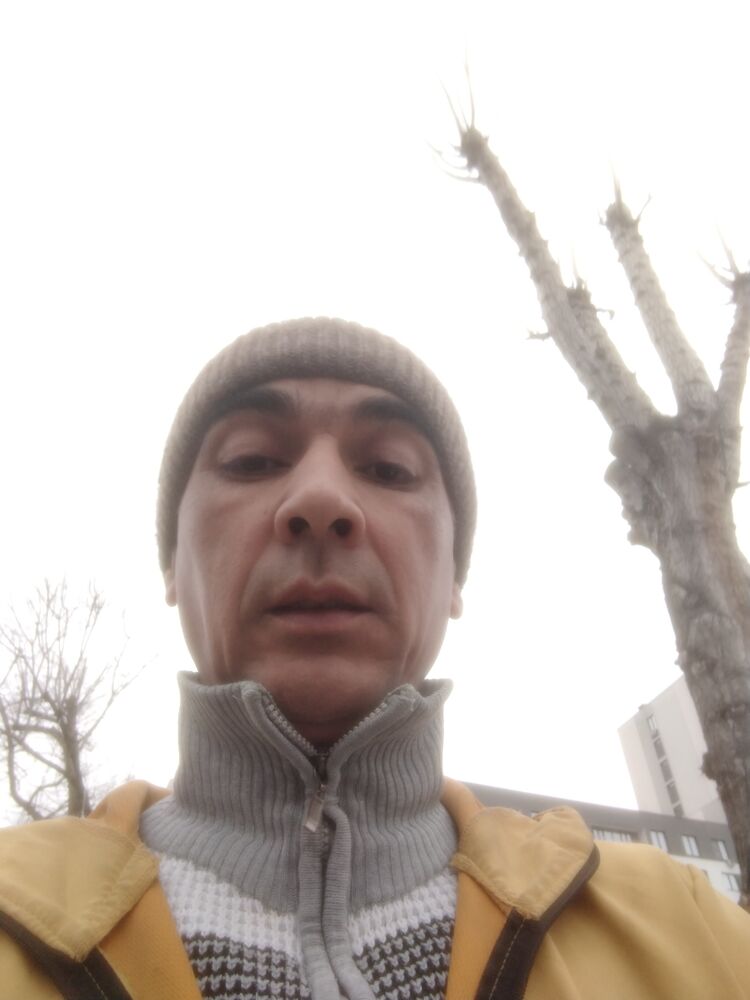  42400696  Kozimjon, 44 ,    