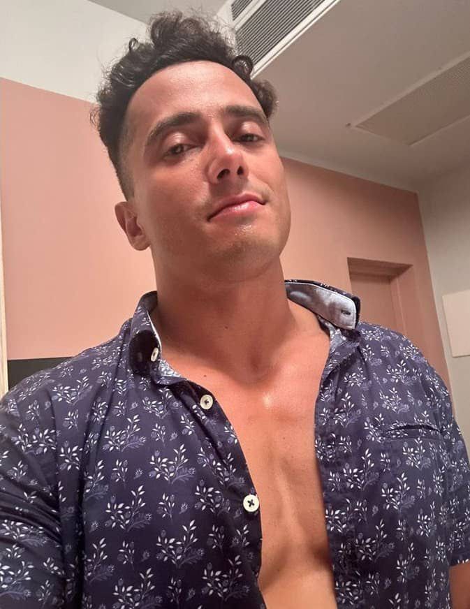  Acala del Rio,   Michael, 43 ,   ,   