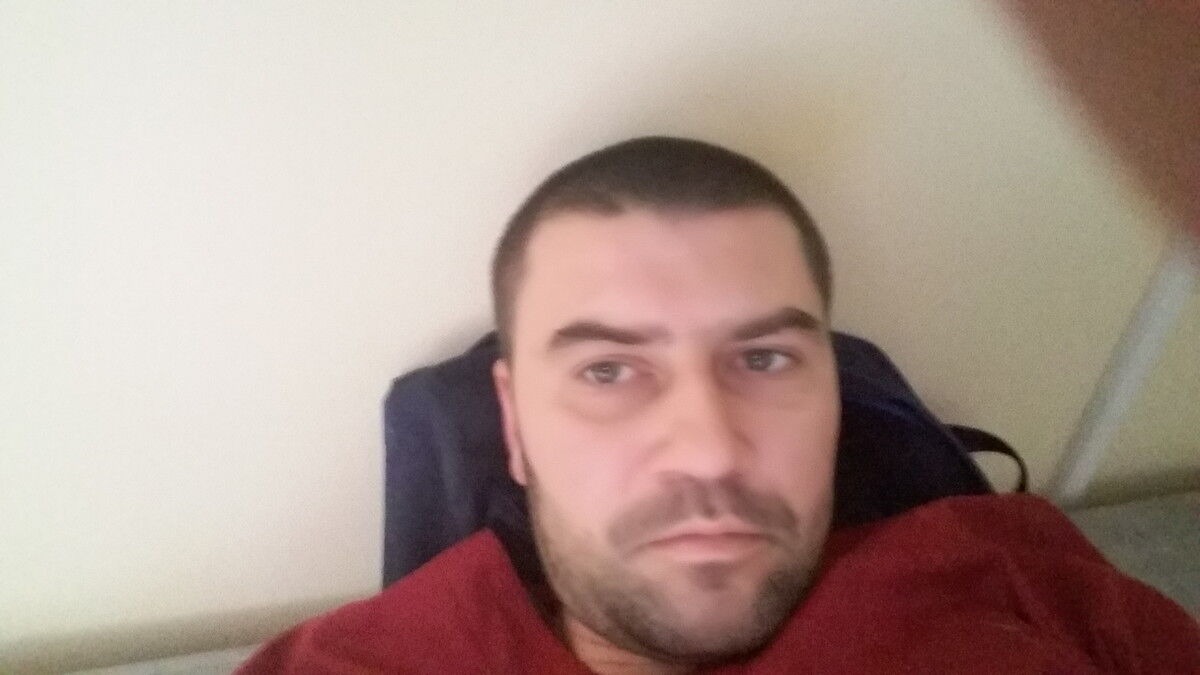  8120196  Ivan, 39 ,    