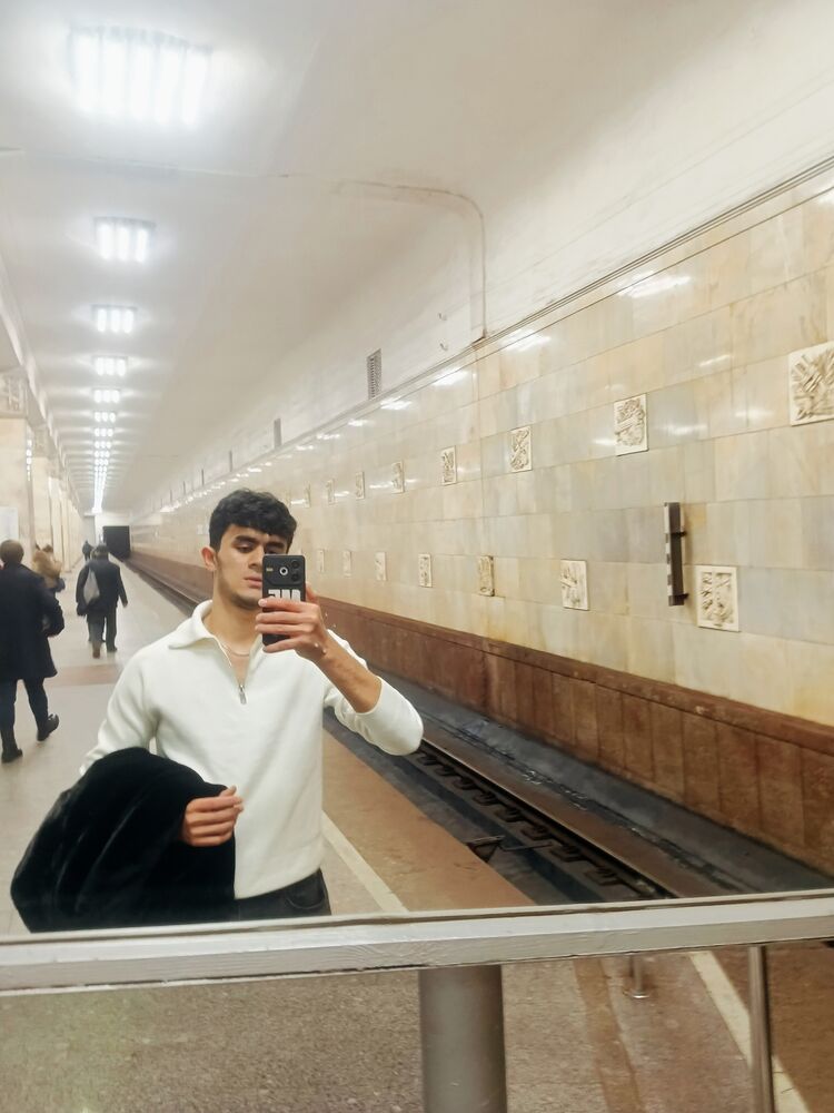  54565916  Wolf, 21 ,    