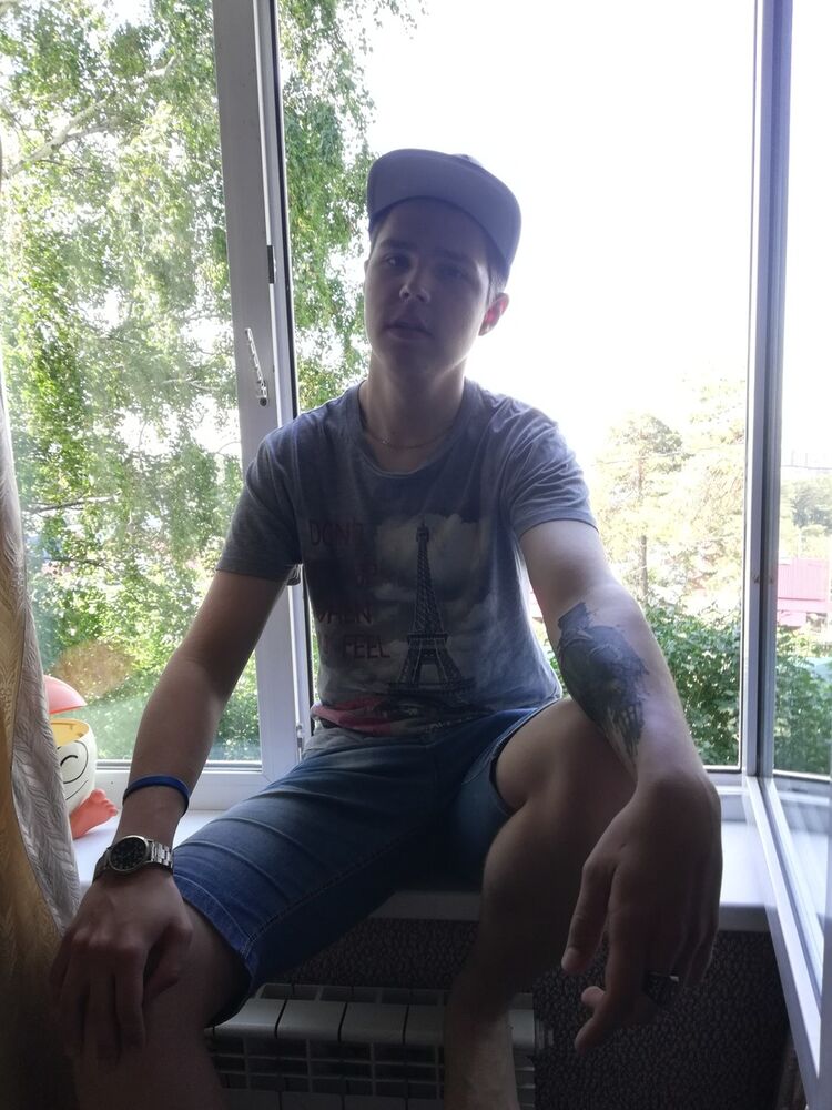  13232356  Denis, 27 ,    